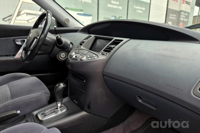 Nissan Primera P12 Sedan 4-doors