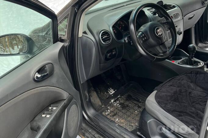 SEAT Leon 2 generation Hatchback 5-doors