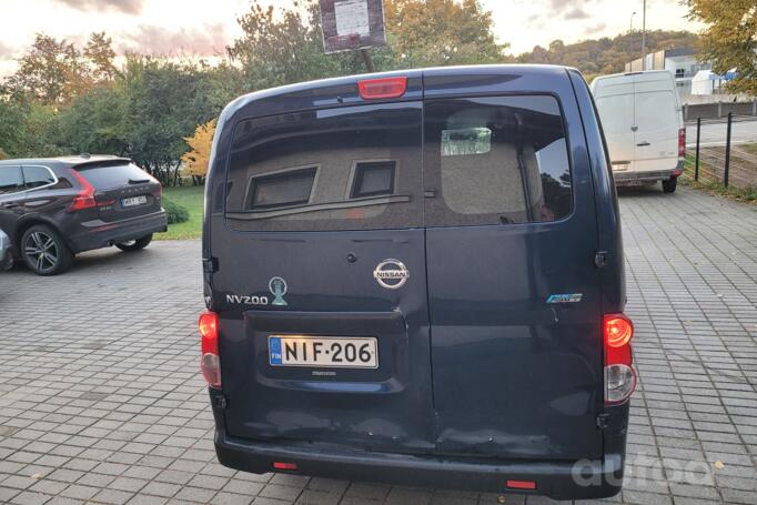 Nissan NV200 1 generation Combi minivan