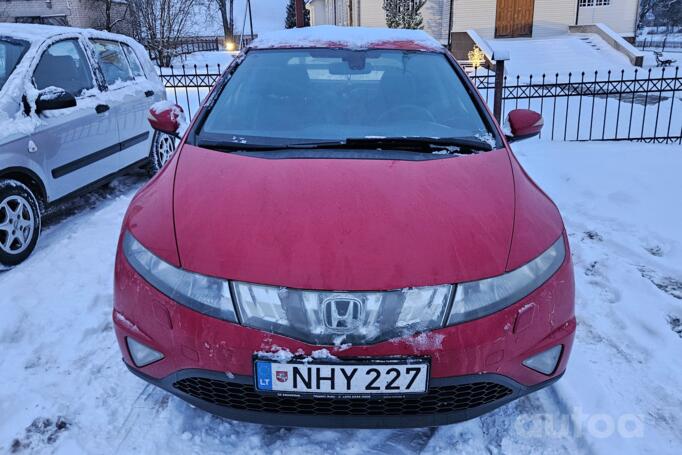 Honda Civic 8 generation Hatchback 5-doors