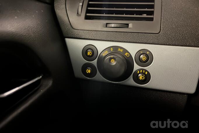 Opel Astra H Hatchback