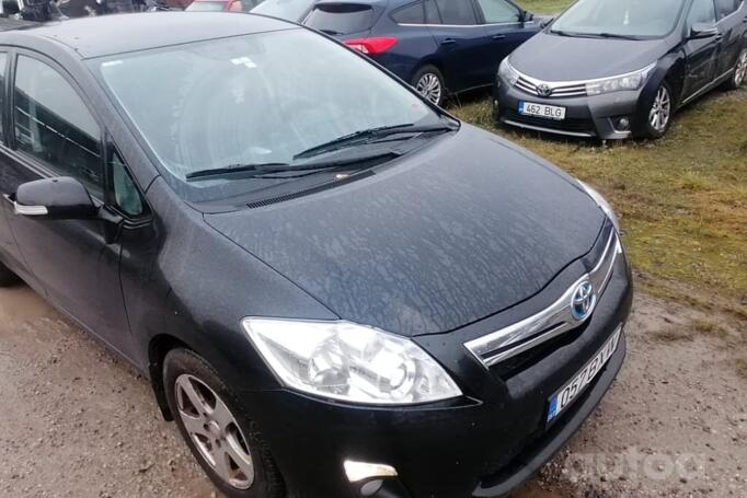 Toyota Auris 2 generation Hybrid hatchback 5-doors