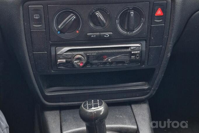 Volkswagen Passat B5 Sedan 4-doors