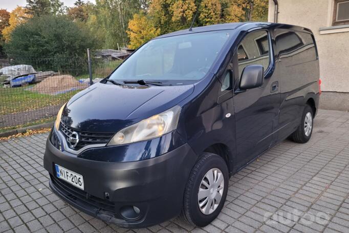 Nissan NV200 1 generation Combi minivan