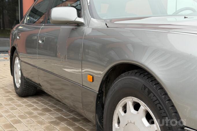 Lexus LS 2 generation Sedan