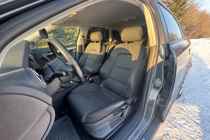 Audi A3 8P/8PA [restyling] Sportback hatchback 5-doors