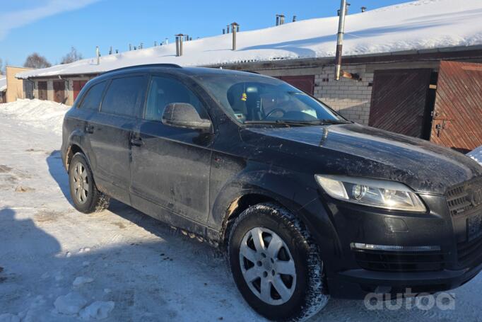 Audi Q7 4L Crossover