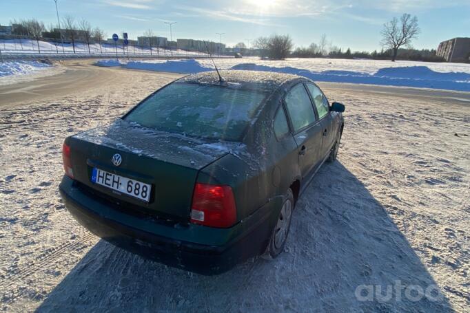 Volkswagen Passat B5 Sedan 4-doors