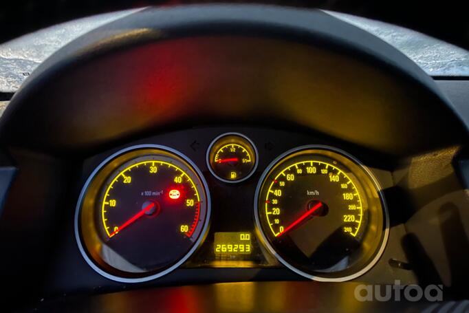 Opel Astra H Hatchback