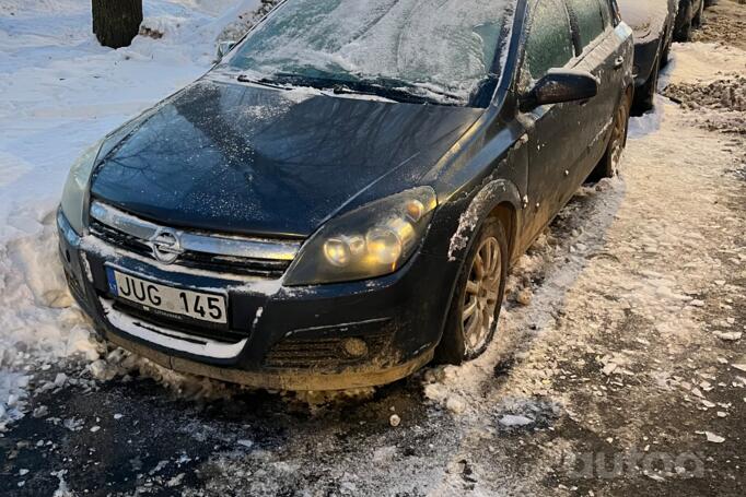 Opel Astra H Hatchback