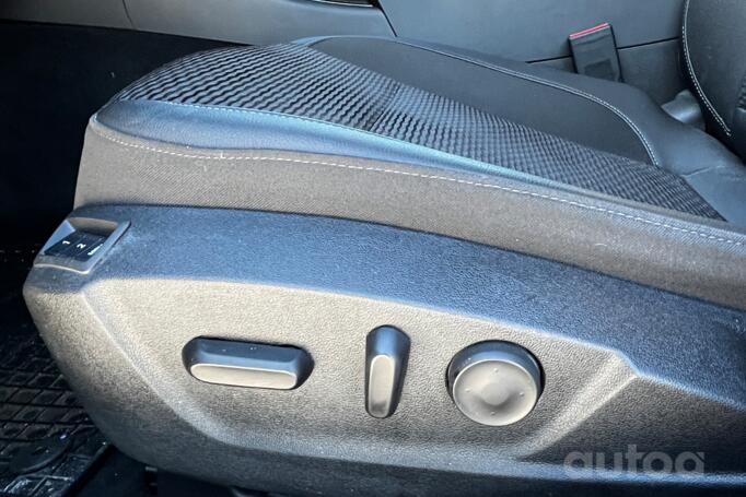 Opel Insignia A [restyling] Sports Tourer wagon 5-doors