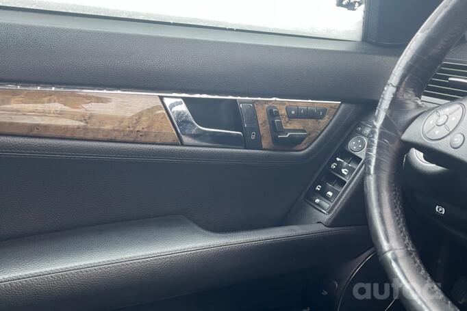 Mercedes-Benz C-Class W204/S204 Sedan 4-doors