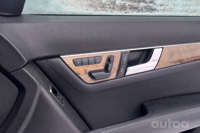 Mercedes-Benz C-Class W204/S204 Sedan 4-doors