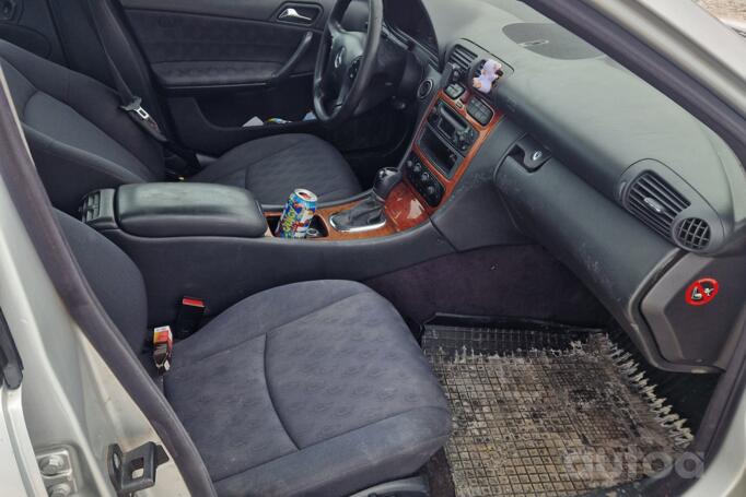 Mercedes-Benz C-Class W203/S203/CL203 Sedan