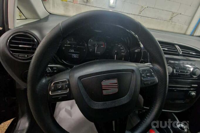 SEAT Leon 2 generation [restyling] Hatchback 5-doors