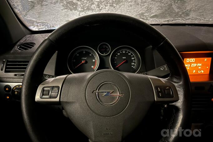 Opel Astra H Hatchback