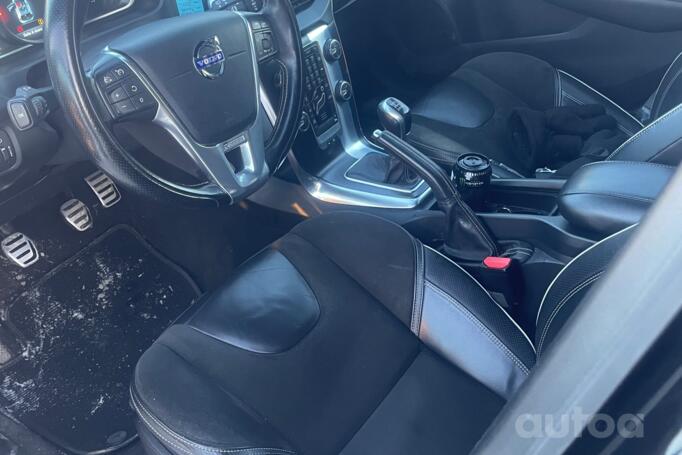 Volvo V40 2 generation Hatchback 5-doors