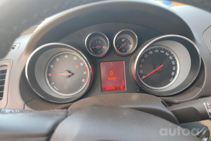 Opel Insignia A Sports Tourer wagon 5-doors