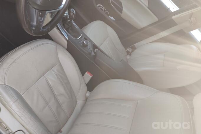 Opel Insignia A Sports Tourer wagon 5-doors