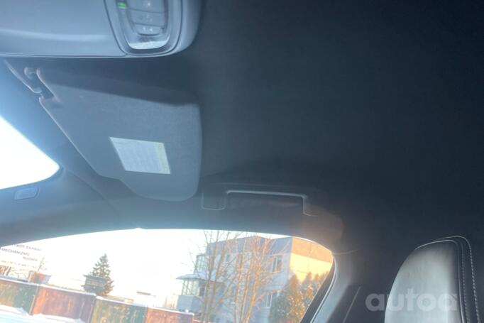 Volvo V40 2 generation Hatchback 5-doors