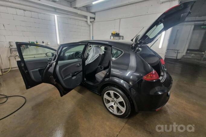 SEAT Leon 2 generation [restyling] Hatchback 5-doors