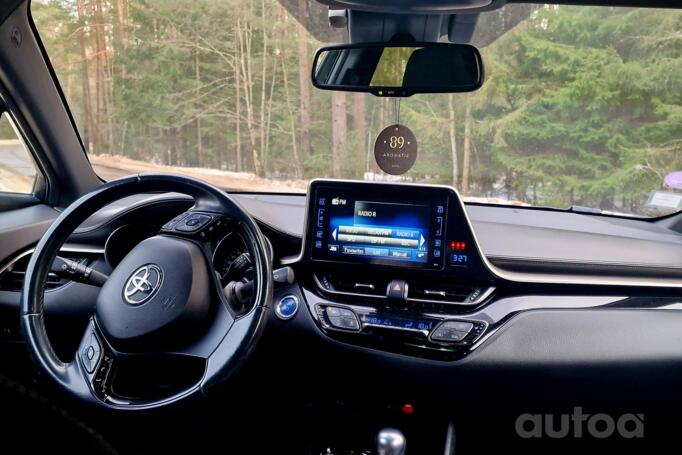 Toyota C-HR 1 generation Crossover