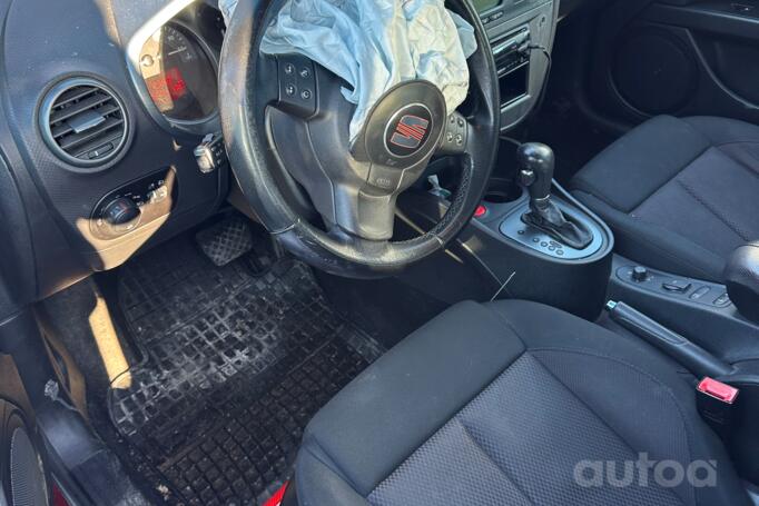 SEAT Leon 2 generation Hatchback 5-doors