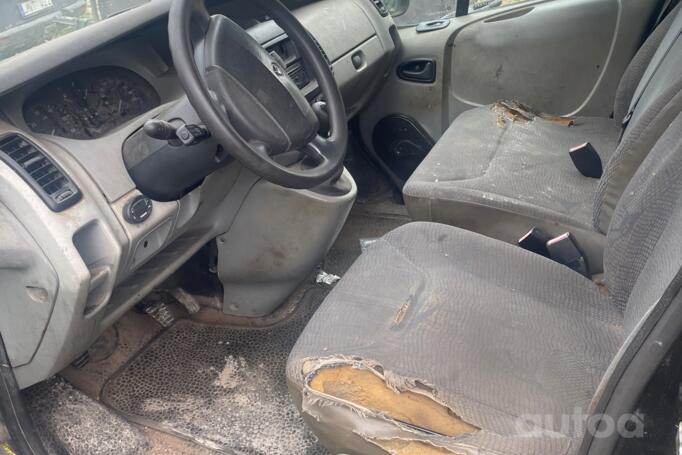 Renault Trafic 2 generation Minivan