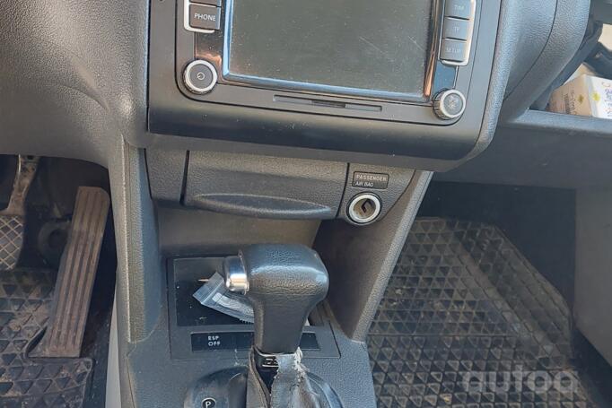 Volkswagen Caddy 3 generation Tramper Maxi minivan 5-doors