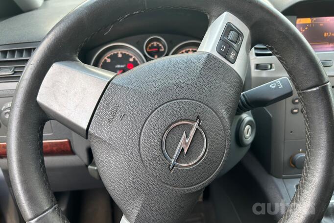 Opel Zafira B Minivan 5-doors