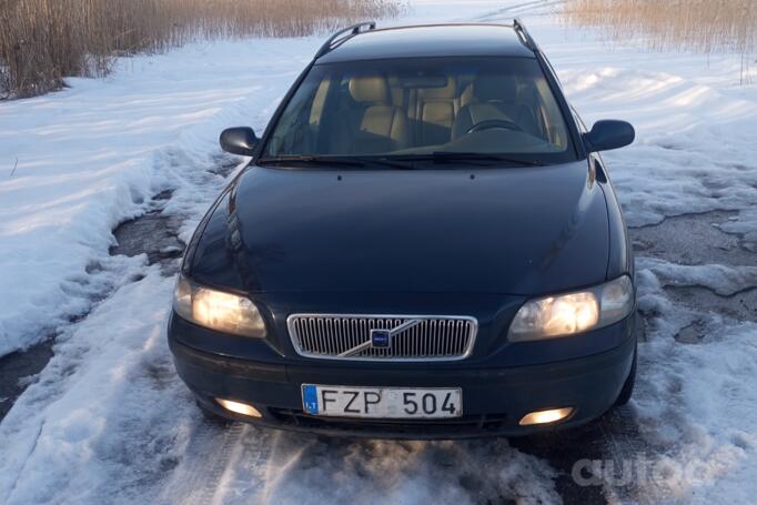 Volvo V70 2 generation wagon