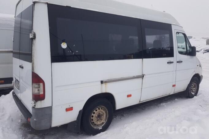 Mercedes-Benz Sprinter First generation
