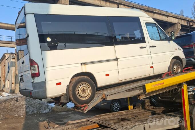 Mercedes-Benz Sprinter First generation