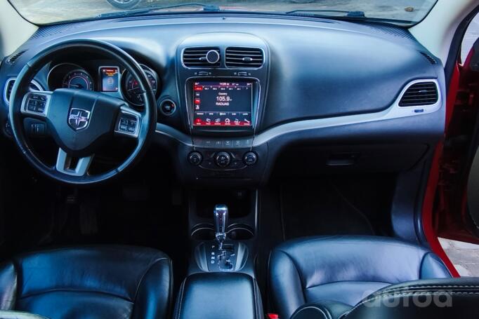 Dodge Journey 1 generation [restyling] Crossover