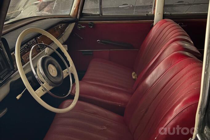 Mercedes-Benz W111 1 generation