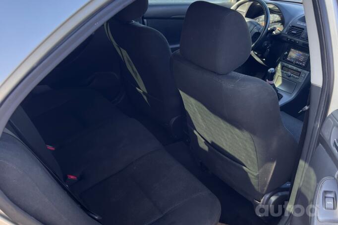 Toyota Avensis 2 generation Sedan