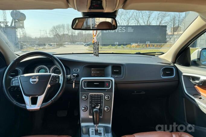 Volvo V60 1 generation wagon