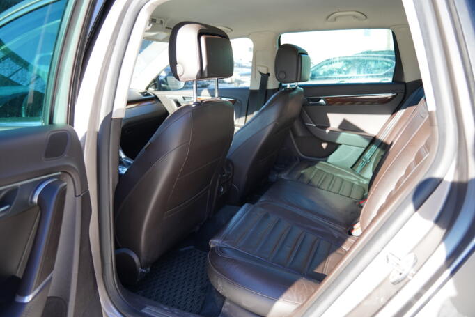 Volkswagen Passat B7 Variant wagon 5-doors