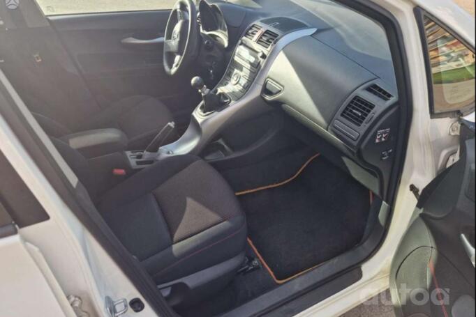 Toyota Auris 1 generation [restyling] Hatchback 5-doors