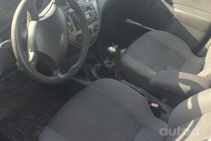 Ford Focus 1 generation Hatchback 5-doors