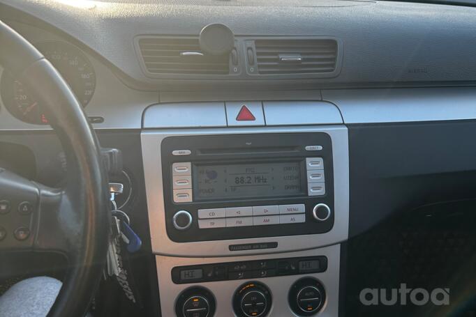 Volkswagen Passat B6 wagon 5-doors