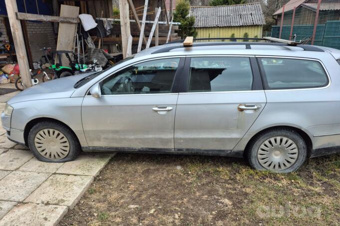 Volkswagen Passat B6 wagon 5-doors