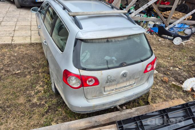 Volkswagen Passat B6 wagon 5-doors