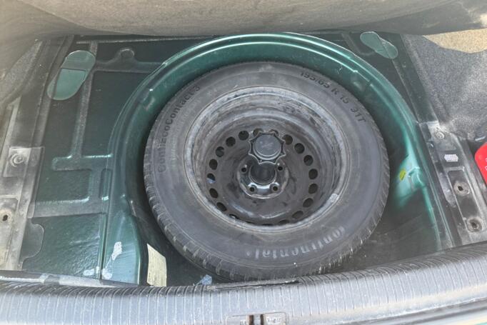 Volkswagen Passat B5 Sedan 4-doors