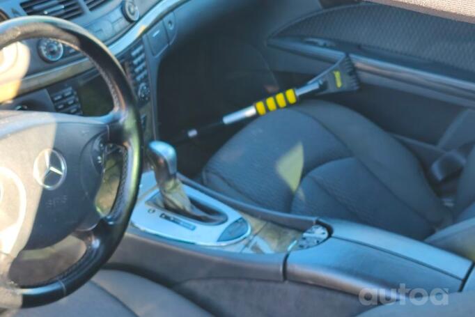 Mercedes-Benz E-Class W211 Sedan