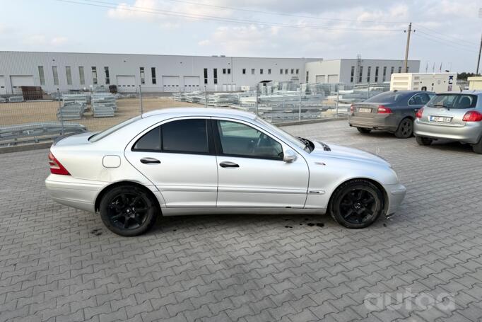Mercedes-Benz C-Class W203/S203/CL203 Sedan 4-doors