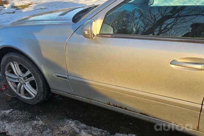 Mercedes-Benz E-Class W211 Sedan