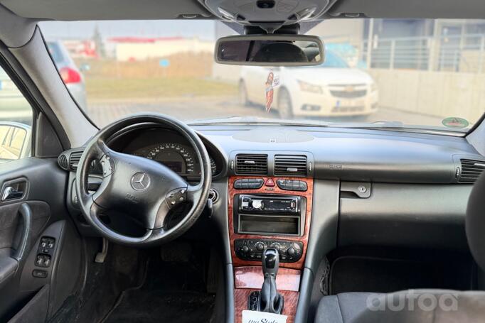 Mercedes-Benz C-Class W203/S203/CL203 Sedan 4-doors