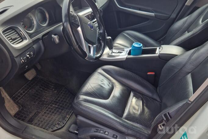 Volvo S60 2 generation Sedan