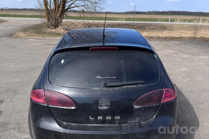 SEAT Leon 2 generation Hatchback 5-doors